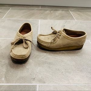 sand color original clark wallabies!